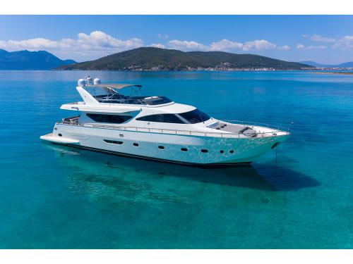 Motor yacht Alalunga 78 for rent in Athens