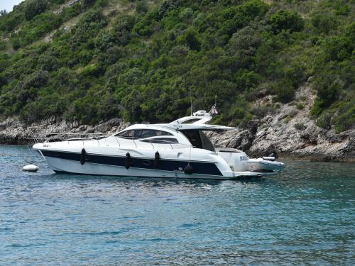 Motor yacht Alena 54 for rent in Primosten