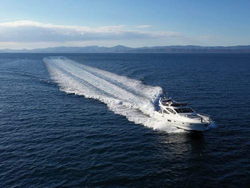 Motorboot Alena 58 Yachtcharter in Trogir
