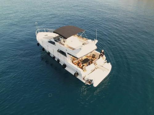 Motor yacht Altura 52 available for charter in Kallithea