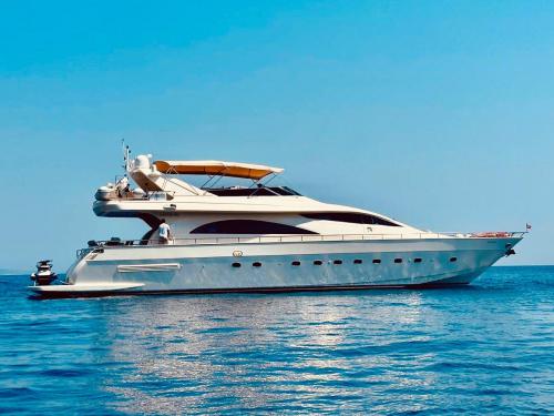 Yacht Amer 86 chartern in Seget Yacht Amer 86 chartern in Seget