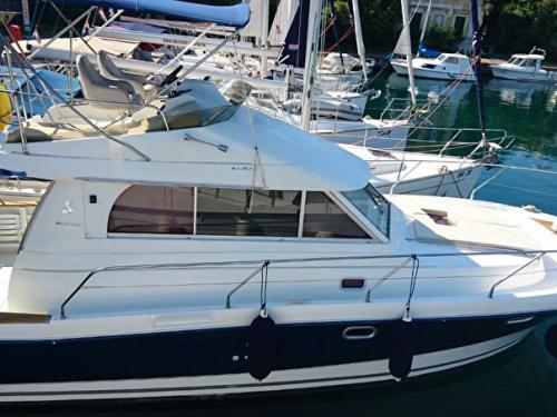 Motor yacht Antares 10.80 for rent in Marina Tankerkomerc