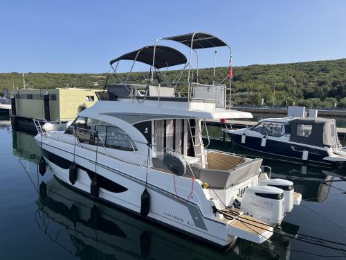 Motoryacht Antares 11 chartern in Krk