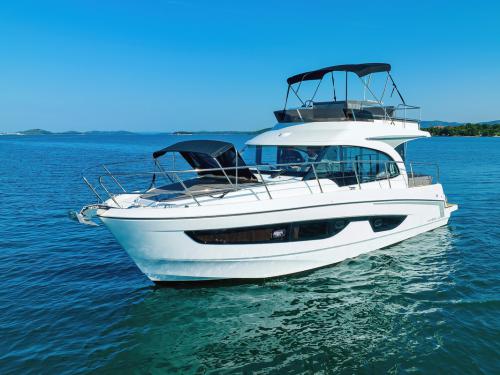 Motorboat Antares 11 available for charter in Pirovac Motorboat Antares 11 available for charter in Pirovac