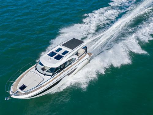 Motor yacht Antares 11 OB available for charter in Pula