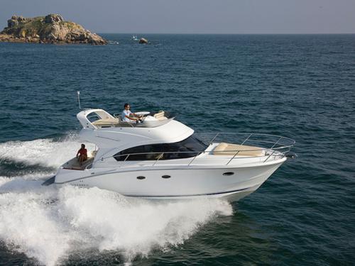Motor yacht Antares 36 available for charter in Marina Mandalina