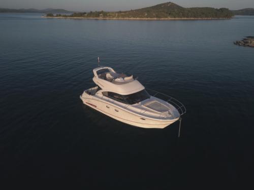 Motoryacht Antares 36 chartern in Marina Punat