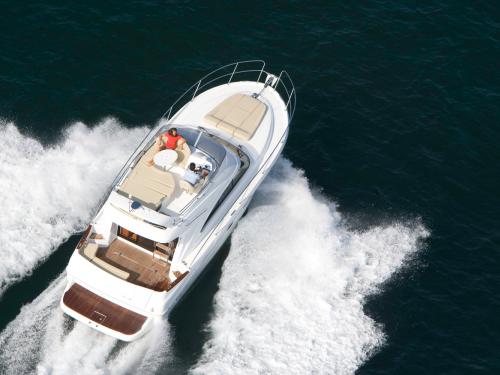 Motorboot Antares 36 chartern in Trogir