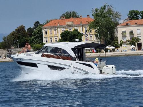 Motorboat Antares 9 OB available for charter in Zadar