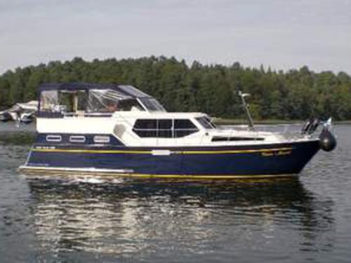 Yacht Aqua Yacht 1200 for rent in Marina Kroeslin