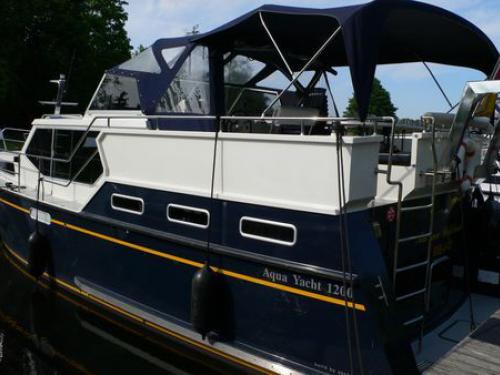 Motorboat Aqua Yacht 1200 for charter in Malchow