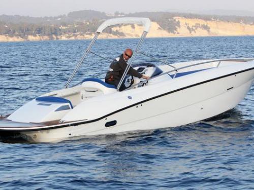 Motorboat Aquarius Open available for charter in Hyeres