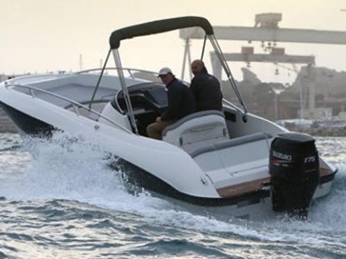 Motoryacht Aquarius Open chartern in Hafen von Hyeres