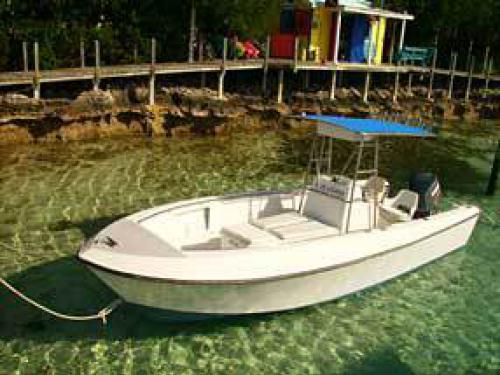 Motorboat Aquasport 22 for rent in Marsh Harbour City