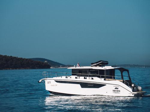 Yacht Aquasun 34 for hire in Seget