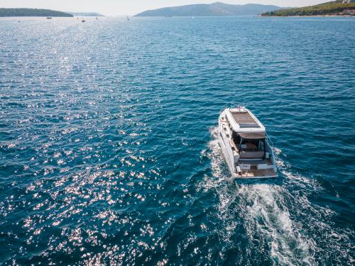 Yacht Aquasun 34 for hire in Seget
