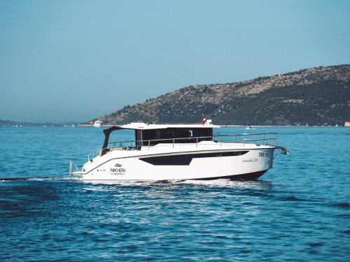 Yacht Aquasun 34 for hire in Seget Yacht Aquasun 34 for hire in Seget