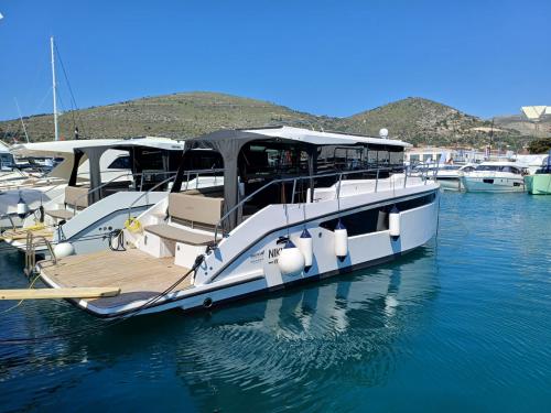 Motor yacht Aquasun 34 for rent in Seget Motor yacht Aquasun 34 for rent in Seget