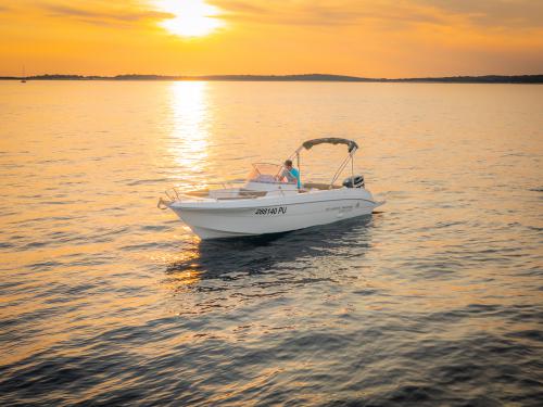 Motor yacht Atlantic Marine 670 for rent in Fazana