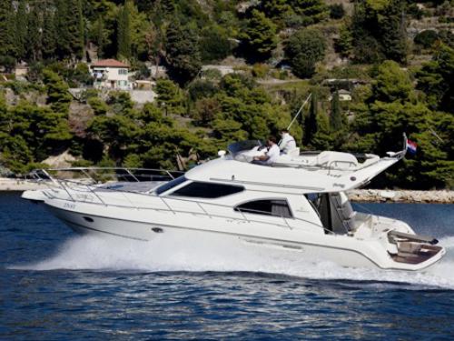 Motoryacht Atlantique 40 Fly Yachtcharter in ACI Marina Split