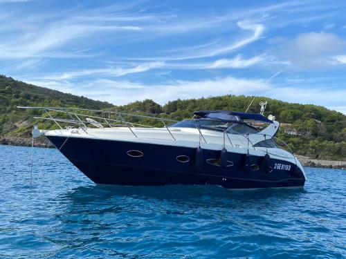Yacht Atlantis 39 for hire in Portisco