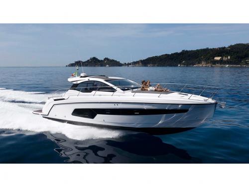 Motorboot Atlantis 45 Yachtcharter in Salerno