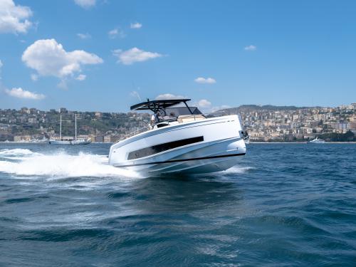 Motor yacht Avantgarde 35 for hire in Athens