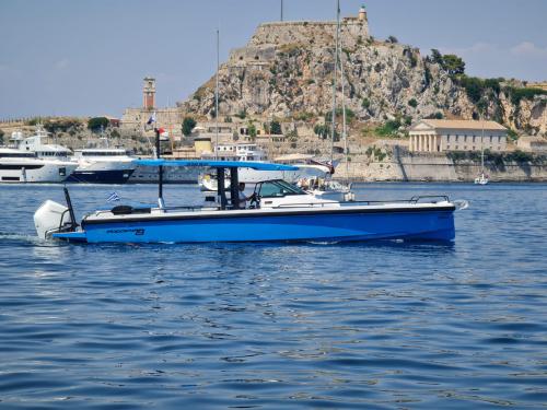 Motorboot Axopar 37 chartern in Gouvia
