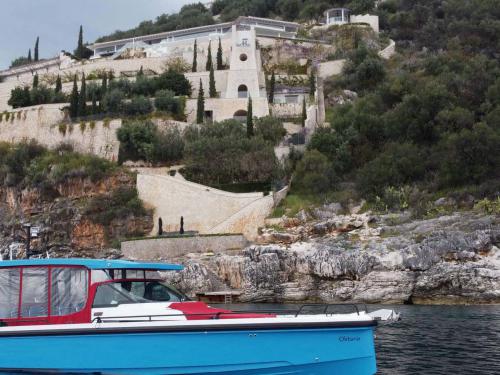 Yacht Axopar 37 chartern in Gouvia