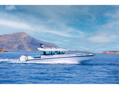 Motorboat Axopar 37 for rent in Marina Parikia Port
