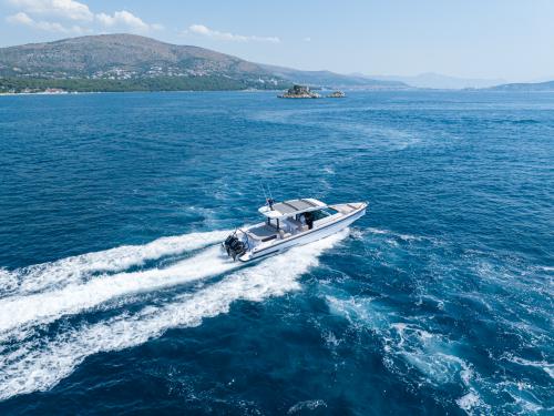 Motorboat Axopar 37 available for charter in Seget