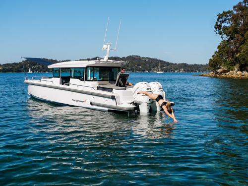 Motorboat Axopar 37 for hire in Drage