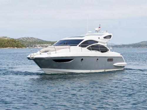 Motoryacht Azimut 40 S chartern in Primosten