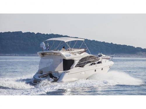 Motoryacht Azimut 43 Yachtcharter in Seget