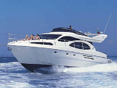 Motor yacht Azimut 46 for rent in Alimos Marina Kalamaki