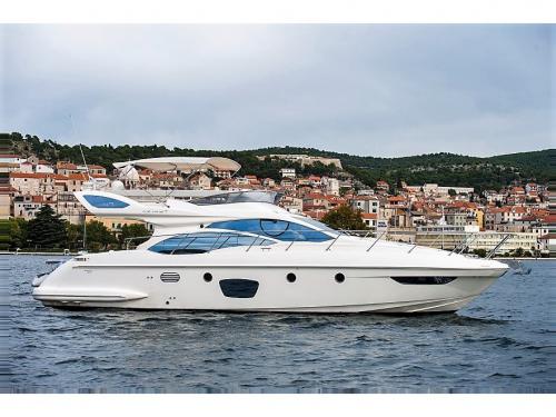 Motorboot Azimut 47 Yachtcharter in Sibenik