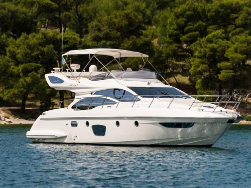 Motoryacht Azimut 47 chartern in Primosten