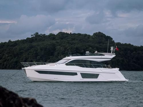 Yacht Azimut 53 chartern in Trogir