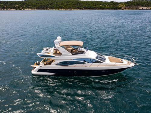 Motoryacht Azimut 58 chartern in Marina Kastela