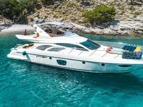 Motor yacht Azimut 62 Fly available for charter in Goecek