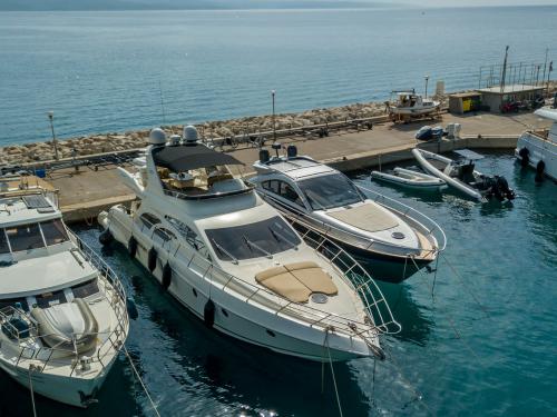 Motoryacht Azimut 62 Fly chartern in Stobrec