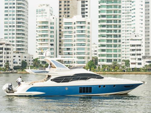 Motoryacht Azimut 64 chartern in Cartagena
