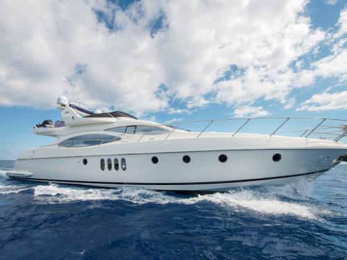 Motorboot Azimut 68 Yachtcharter in Marina Zakynthos