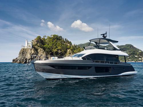 Motorboot Azimut 68 chartern in Stobrec Port