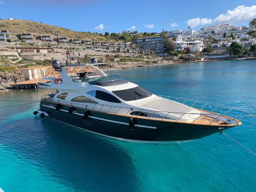 Motoryacht Azimut 80 Yachtcharter in Mykonos Stadt