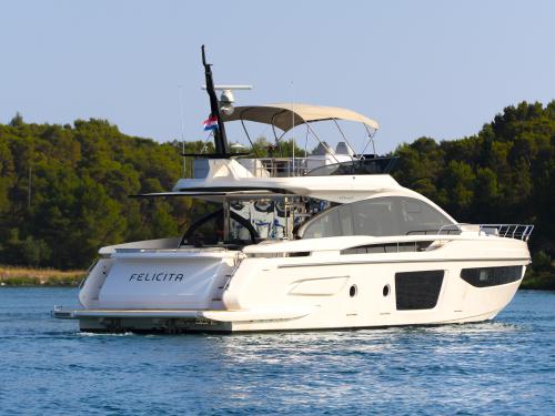 Motoryacht Azimut S7 chartern in Sibenik