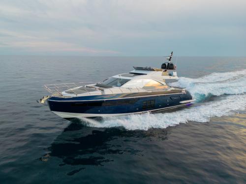 Motoryacht Azimut S7 Yachtcharter in Podstrana