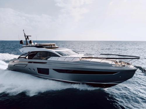 Motorboat Azimut S8 available for charter in Marina Kastela
