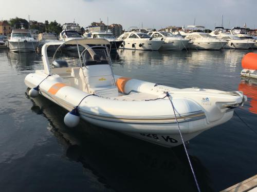 Motorboat BAT 745 FB available for charter in Biograd na Moru