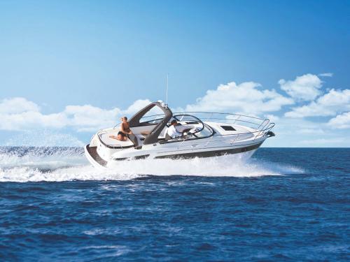Motor yacht Bavaria 29 Sport for hire in Pula